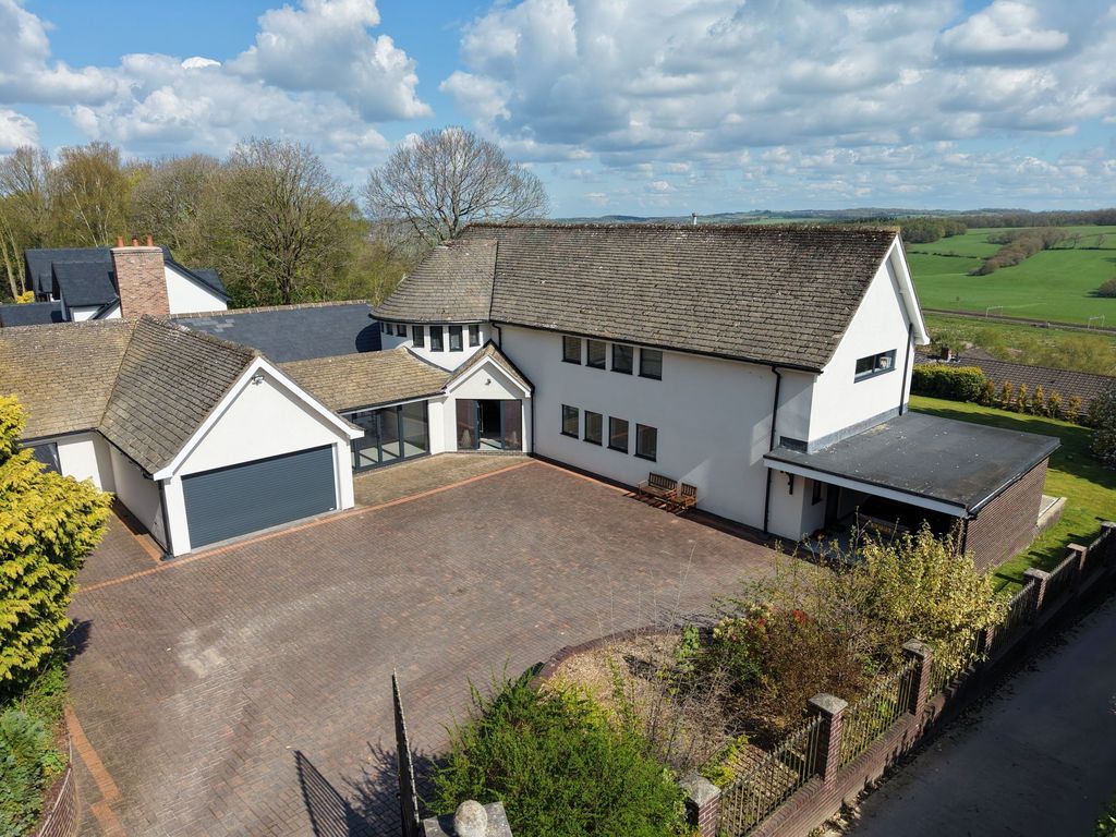 Property photo 1 of 39