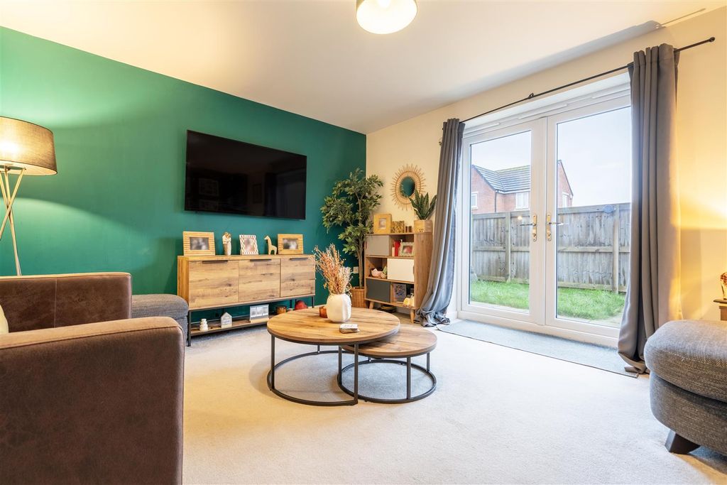 Property photo 2 of 9 Living Room