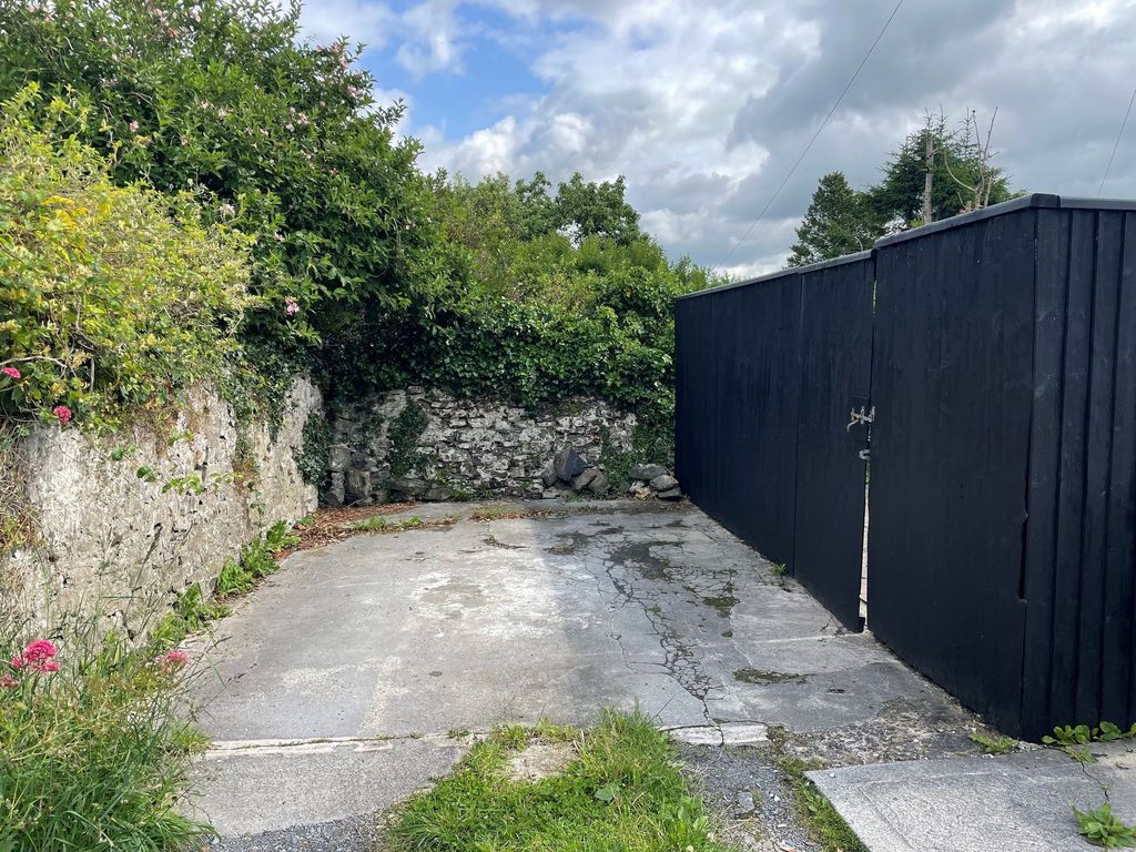 Property photo 3 of 32 Parking To Rear And Fore