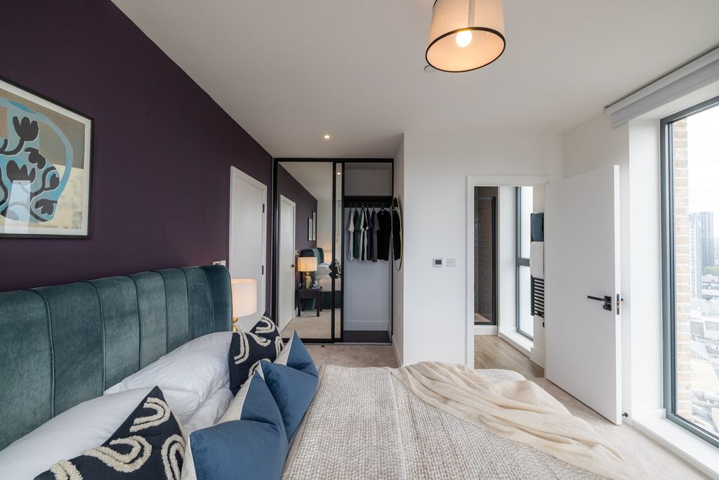 Property photo 2 of 14 Bedroom