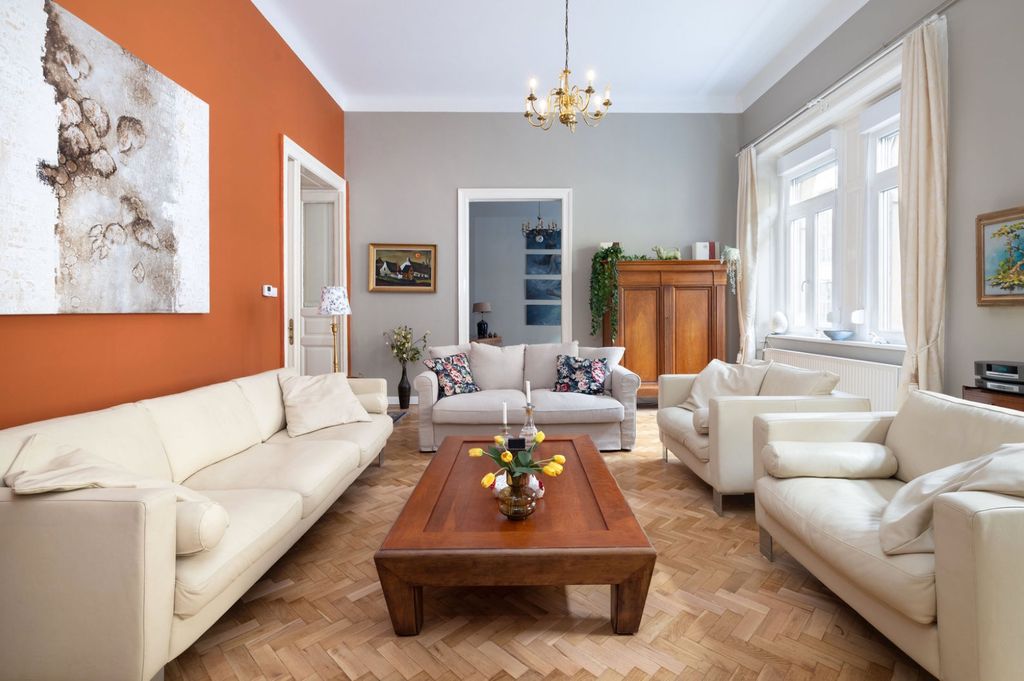 Property photo 3 of 24