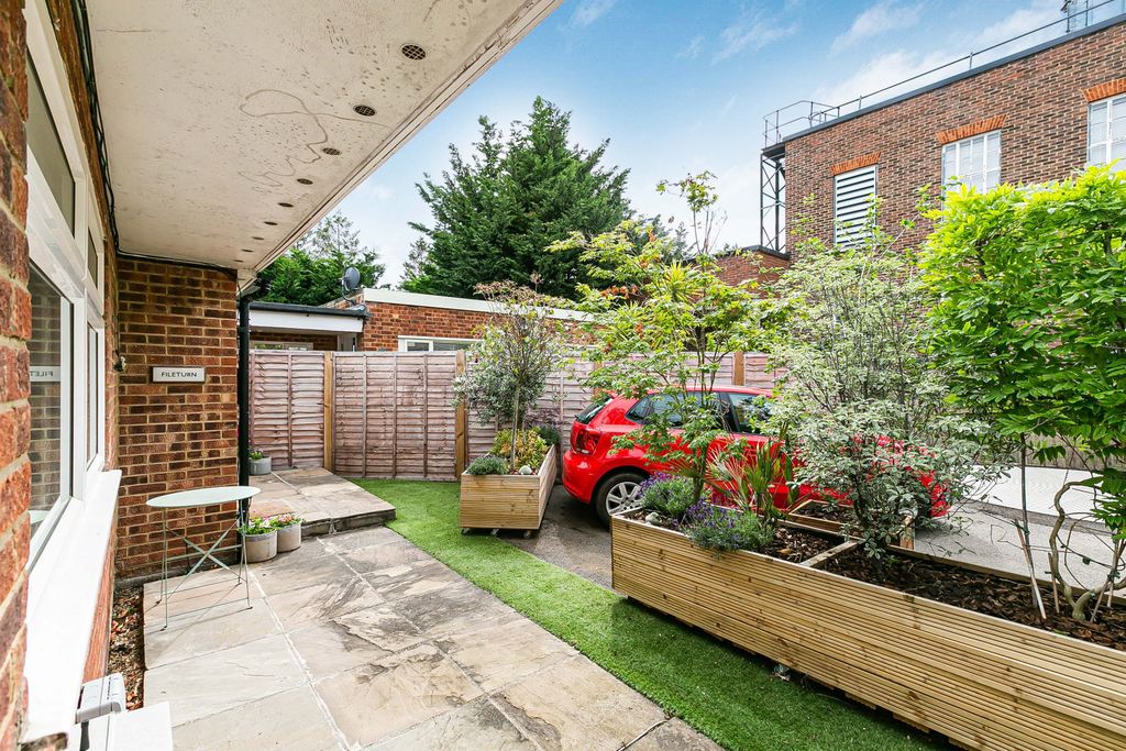 Property photo 3 of 12