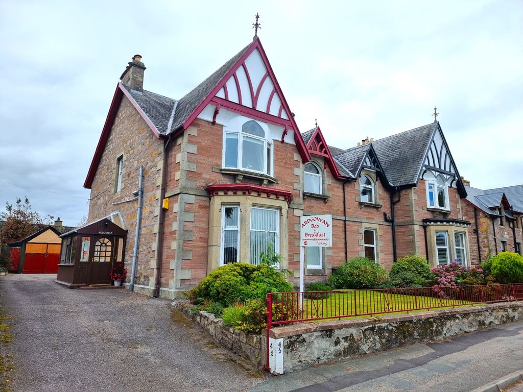 5 bed semi-detached house for sale Dalneigh