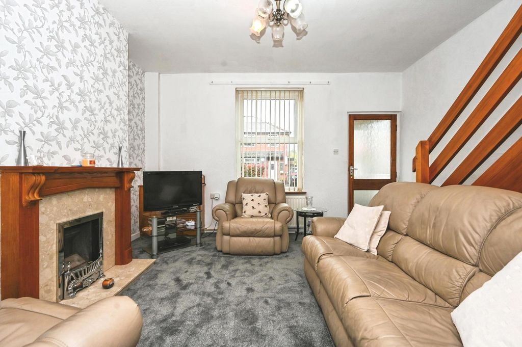 Property photo 3 of 20 Living Room