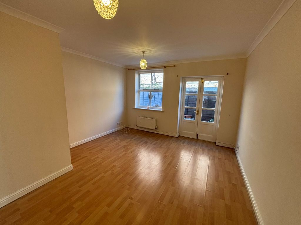 Property photo 3 of 7 Picture No. 04