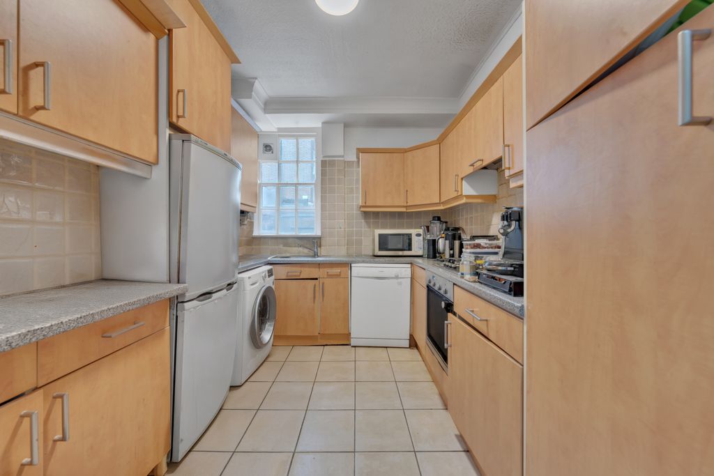 Property photo 3 of 11 Picture No. 10