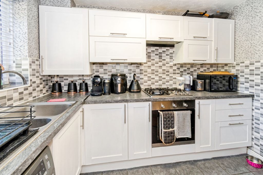 Property photo 3 of 18