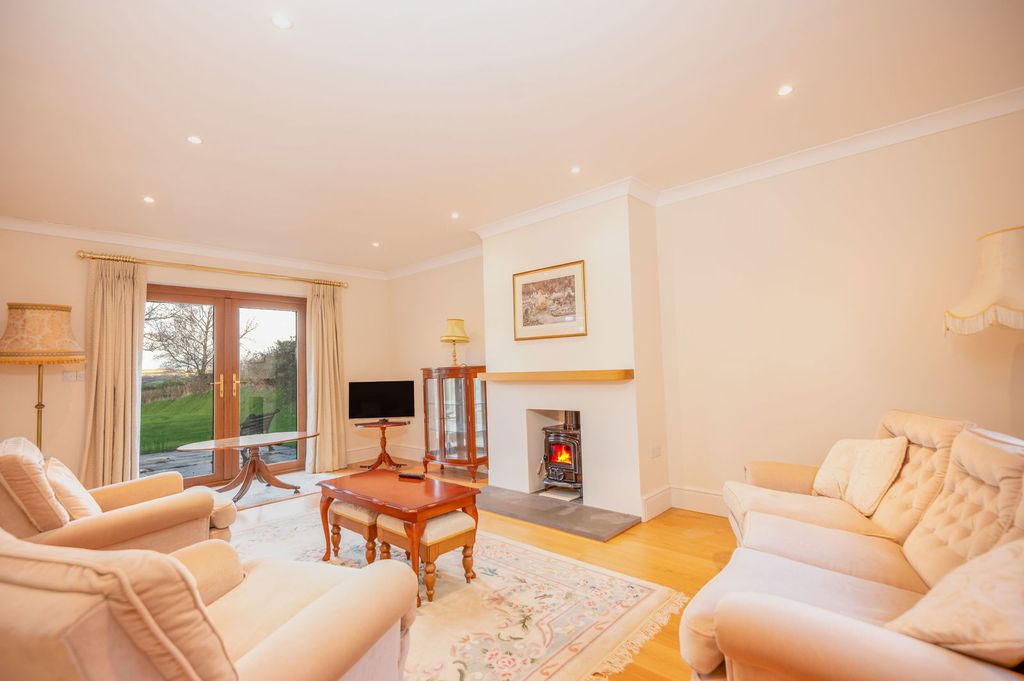 Property photo 3 of 30