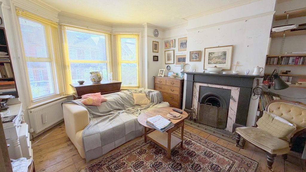 Property photo 2 of 11 Sitting Room