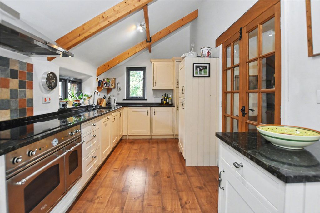 Property photo 3 of 22 Picture No. 05