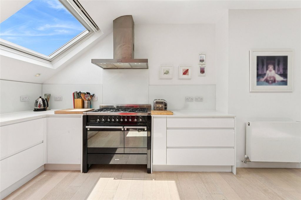 Property photo 3 of 12 Kitchen