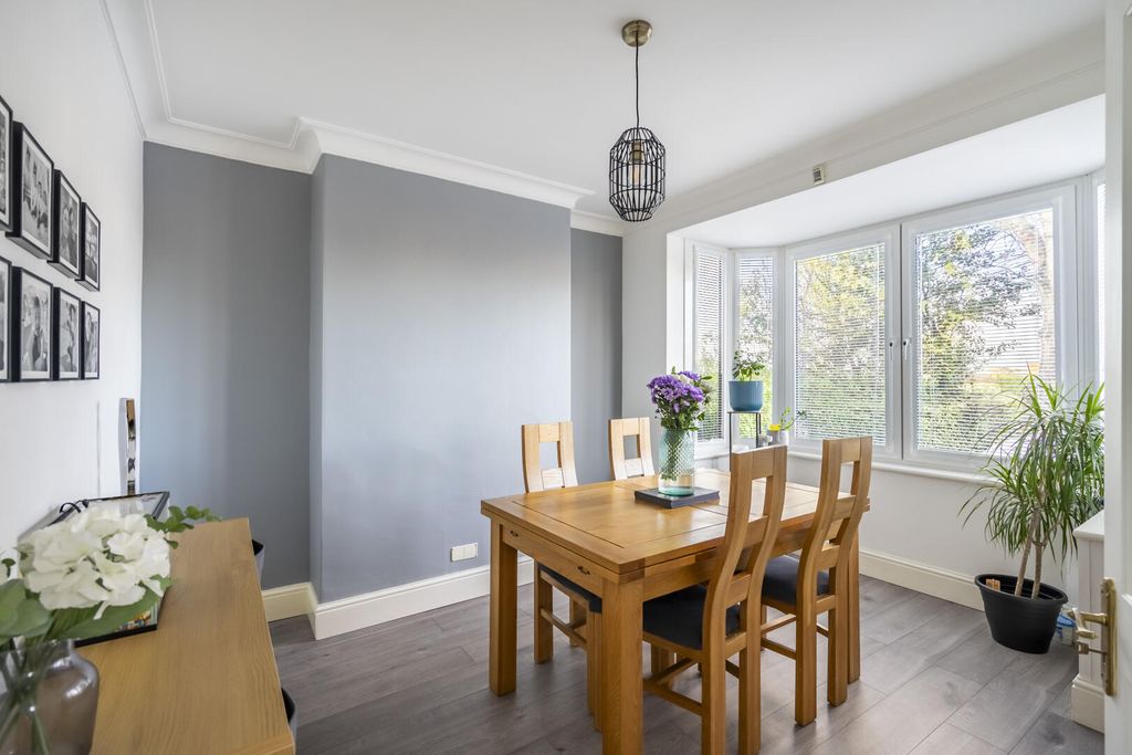 Property photo 3 of 19 Dining Room