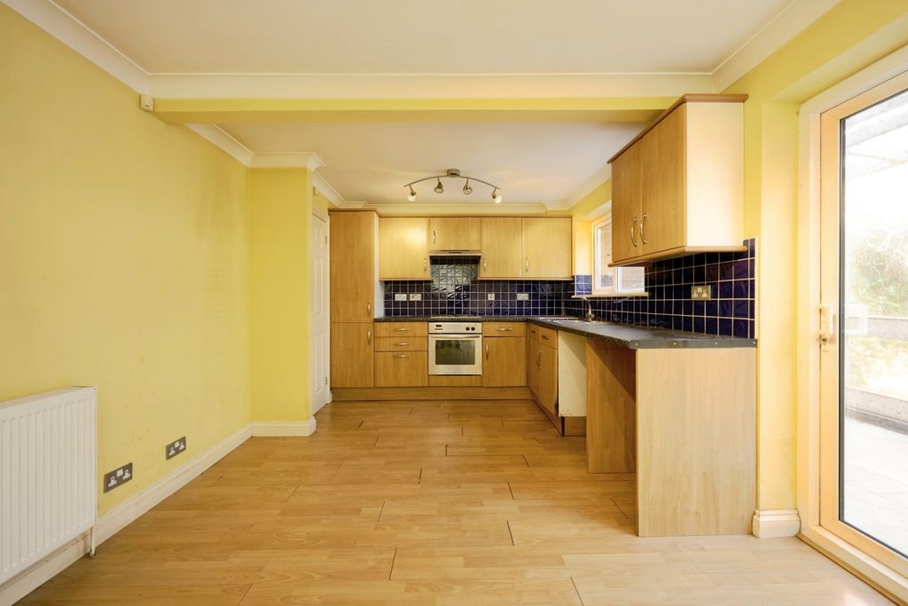 Property photo 3 of 20 Pbox-Img.Jpg