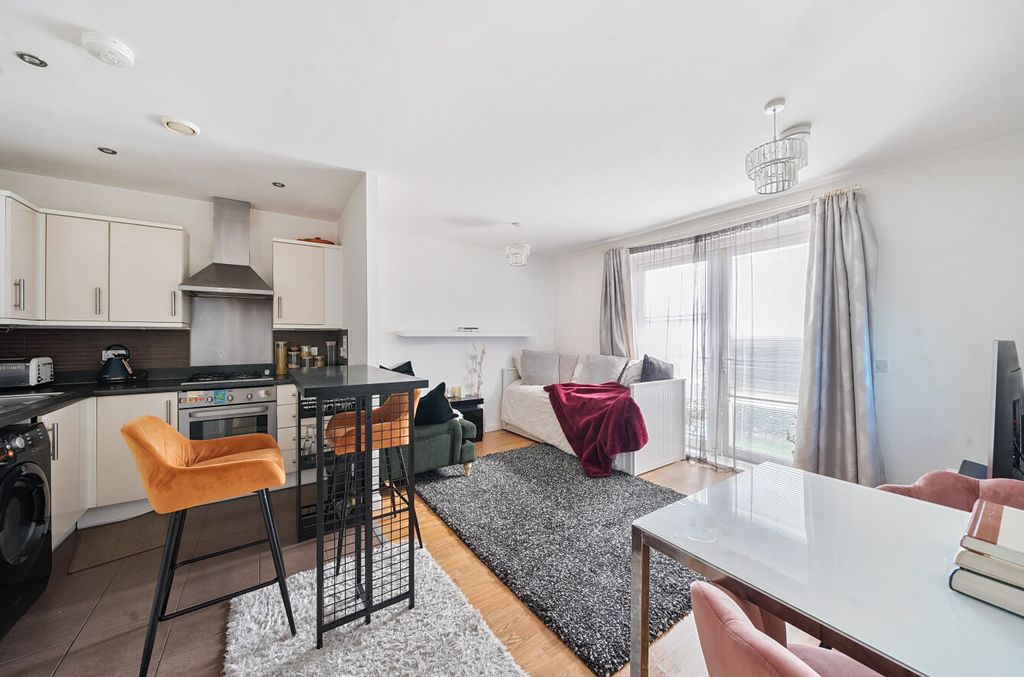 Property photo 1 of 8