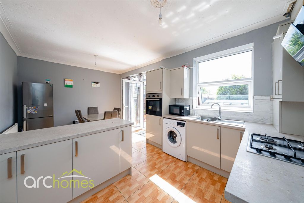 Property photo 3 of 18 Atherton-10.Jpg