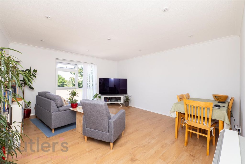 Property photo 2 of 9 Br-003 Wm.Jpg