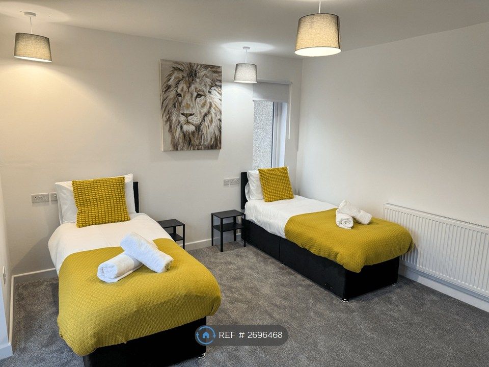 Property photo 2 of 35