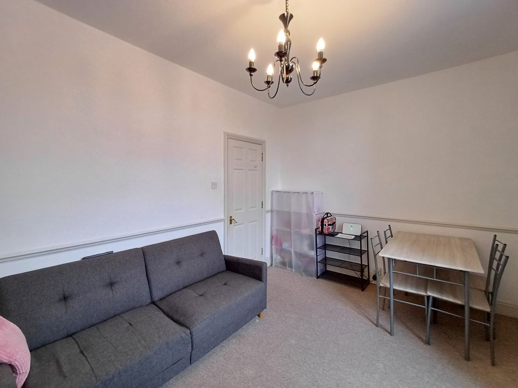 Property photo 3 of 15 (3)