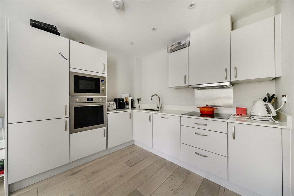 Property photo 3 of 14 1469592-9-6A188c5E5B8A.Jpg