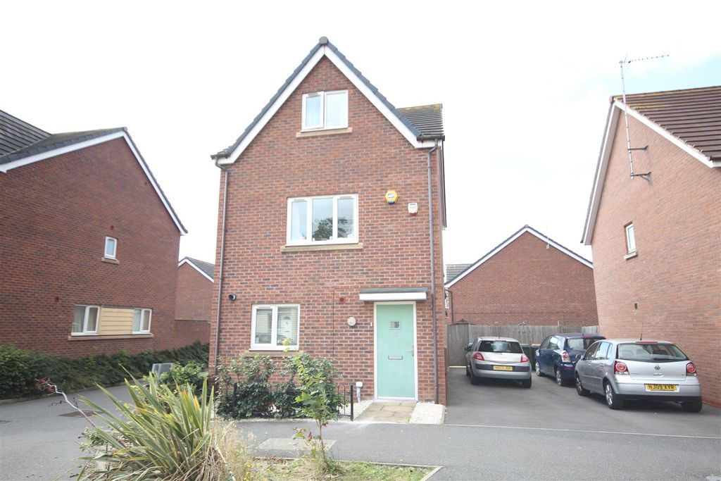 Property photo 1 of 12