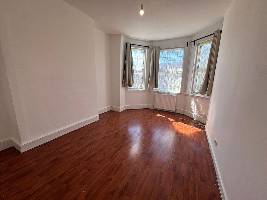 Property photo 3 of 11 Bedroom 1