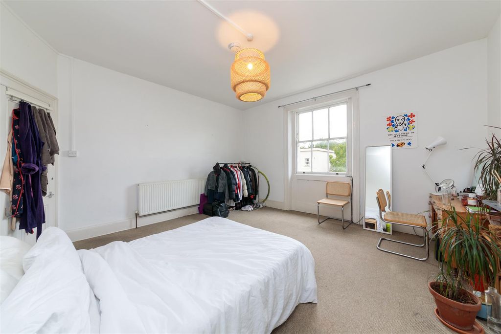 Property photo 2 of 9 Bedroom1