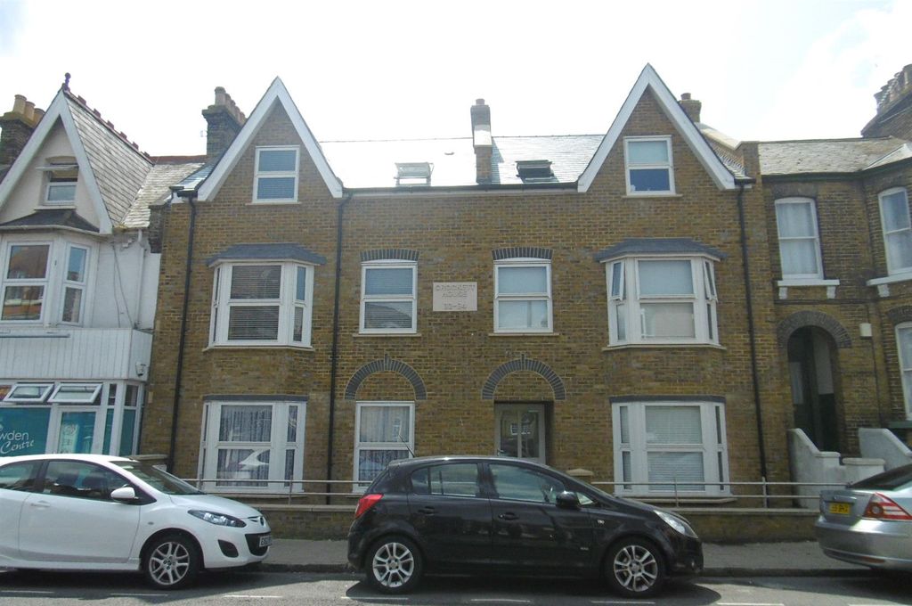 Property photo 1 of 5 Front.Jpg