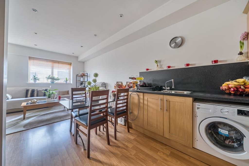 Property photo 3 of 19 Kitchen