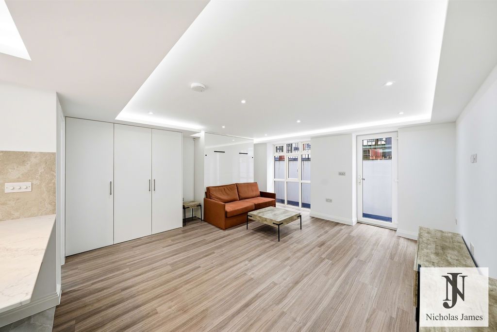 Property photo 3 of 19 Photo 7