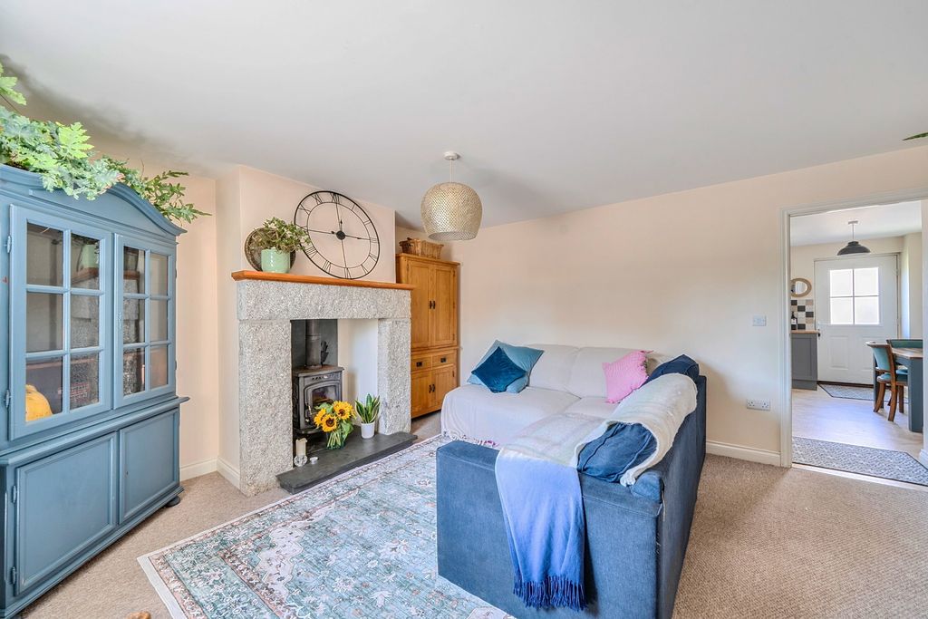 Property photo 3 of 13
