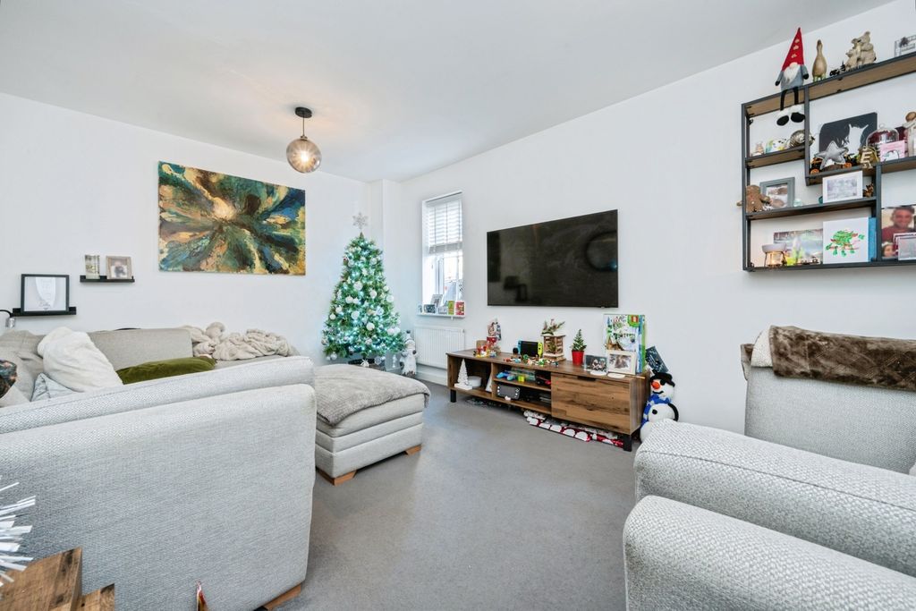 Property photo 2 of 21 Pbox-Img.Jpg