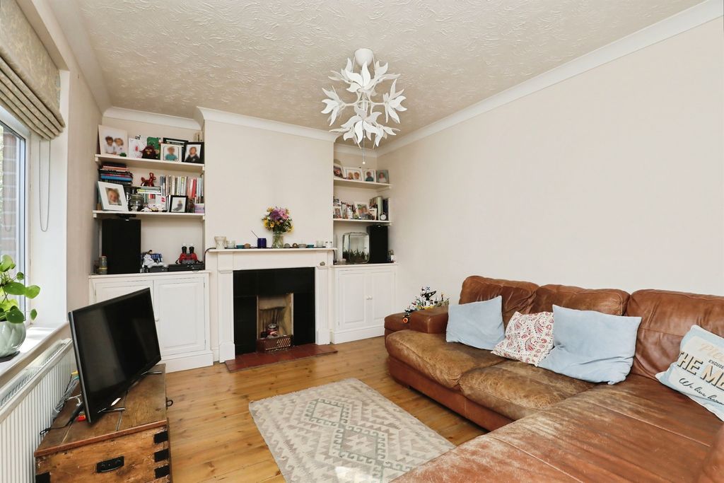 Property photo 3 of 17