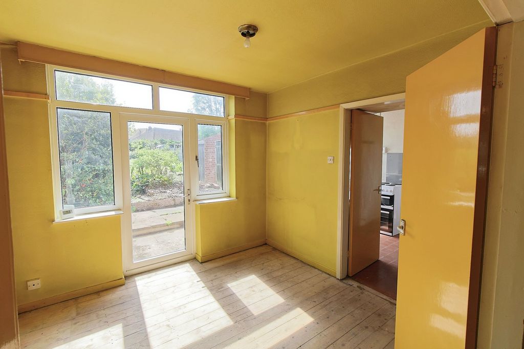 Property photo 3 of 18