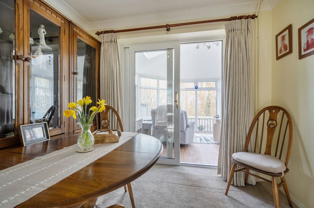 Property photo 3 of 23 1414735-24-698F00...