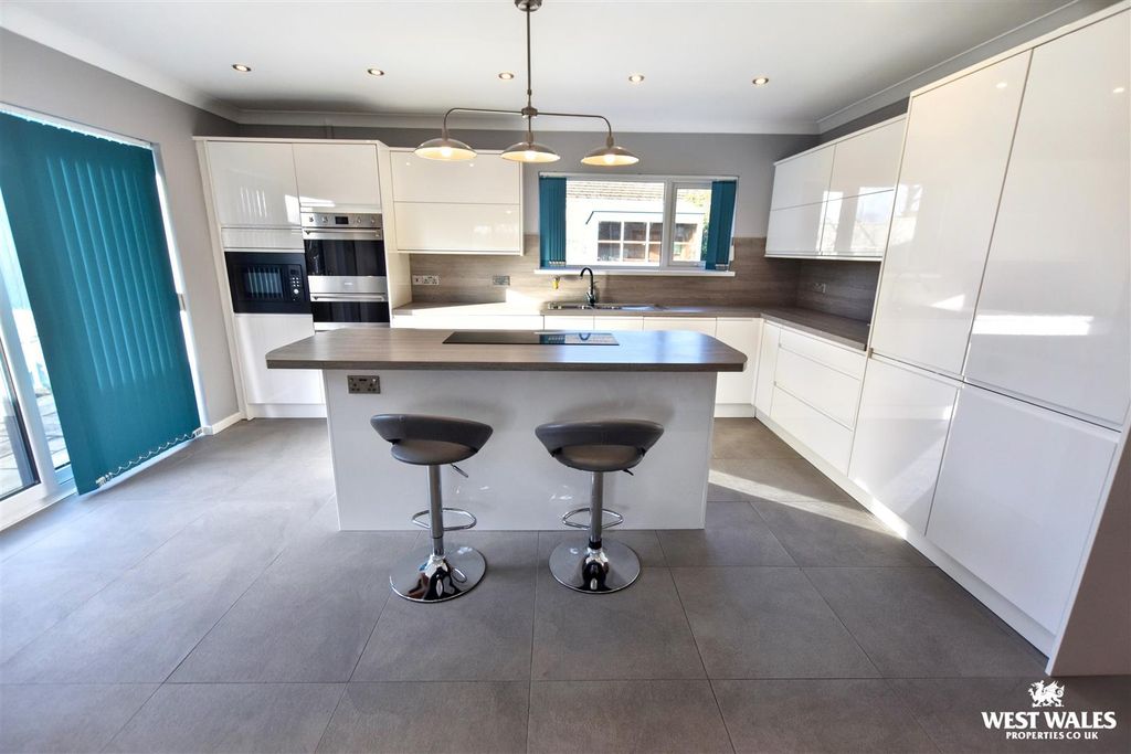 Property photo 3 of 24 22 (66).Jpg