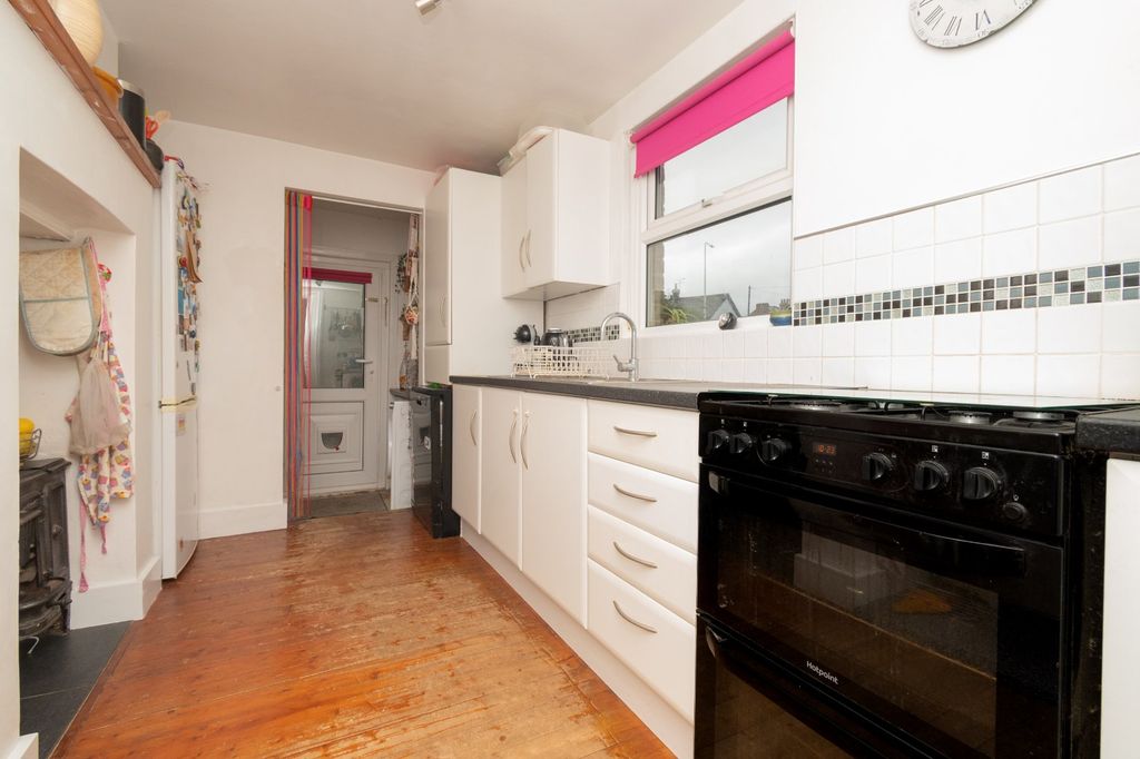 Property photo 3 of 11 Picture 3