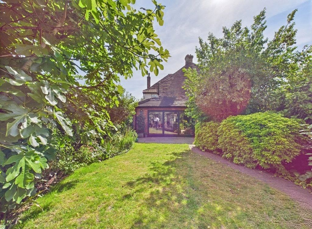 Property photo 3 of 31 Picture No. 12