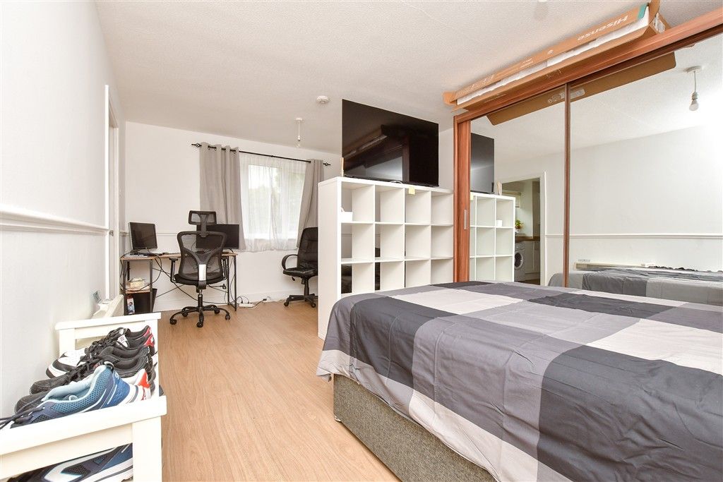 Property photo 2 of 6 Studio
