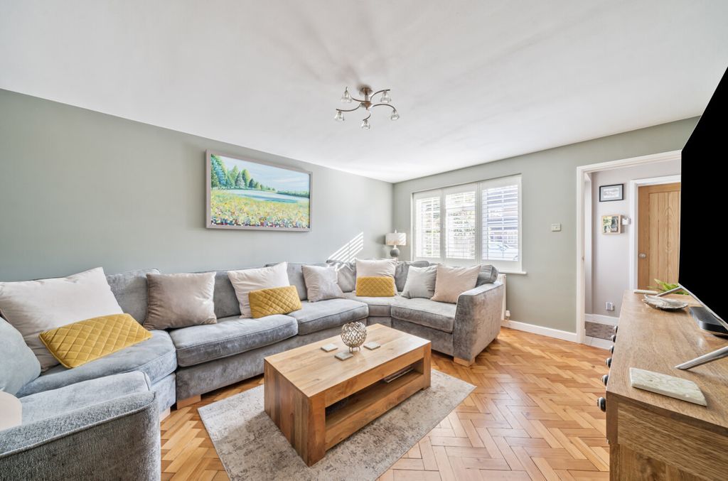 Property photo 3 of 24 1343002-19-68A8c9...