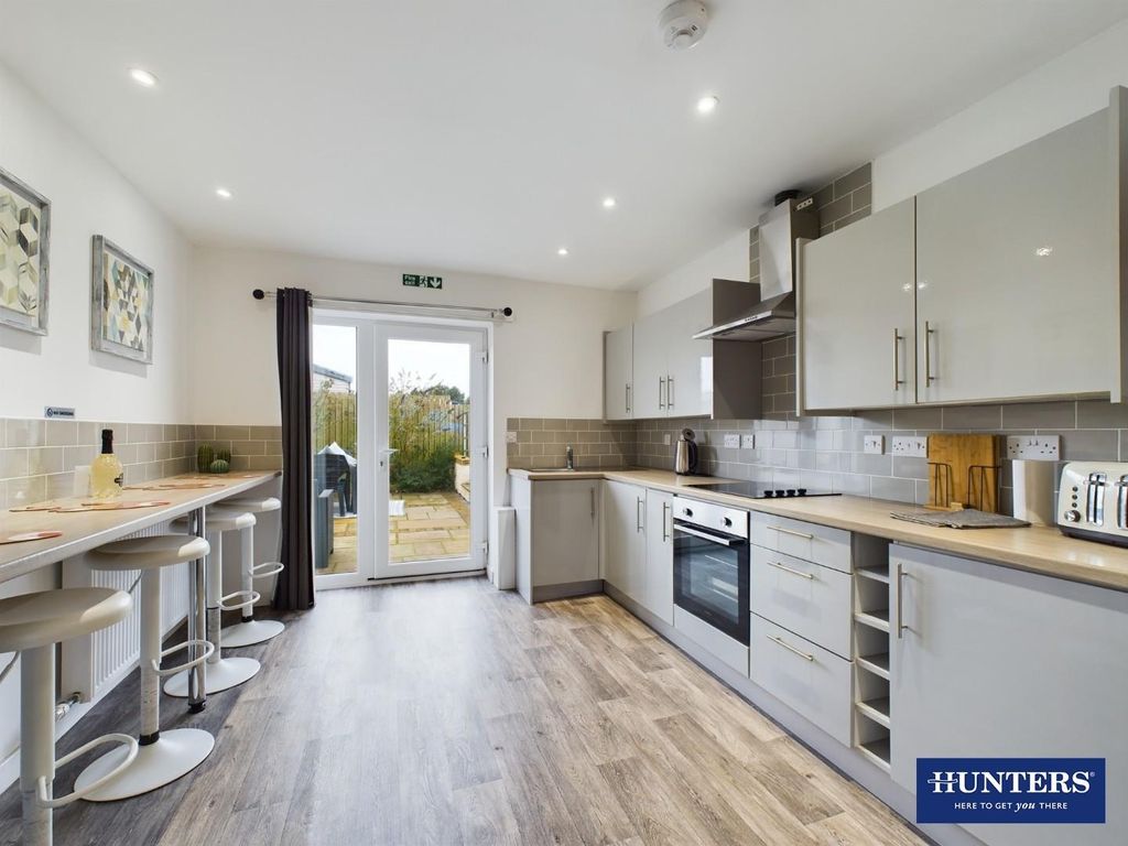 Property photo 2 of 22 Breakfast Kitchen