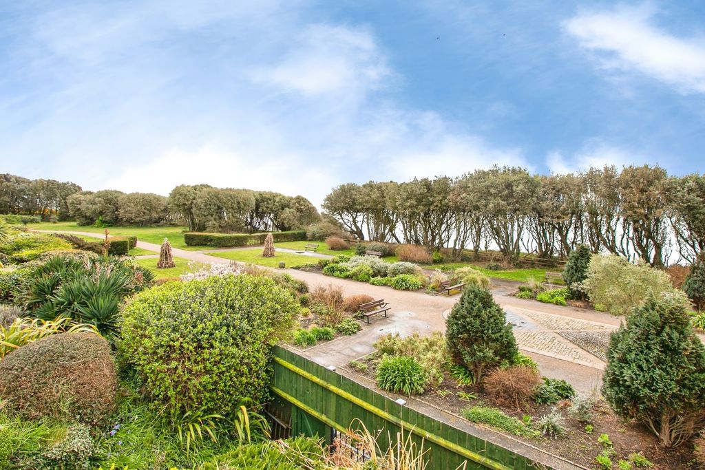 Property photo 3 of 19 Pbox-Img.Jpg