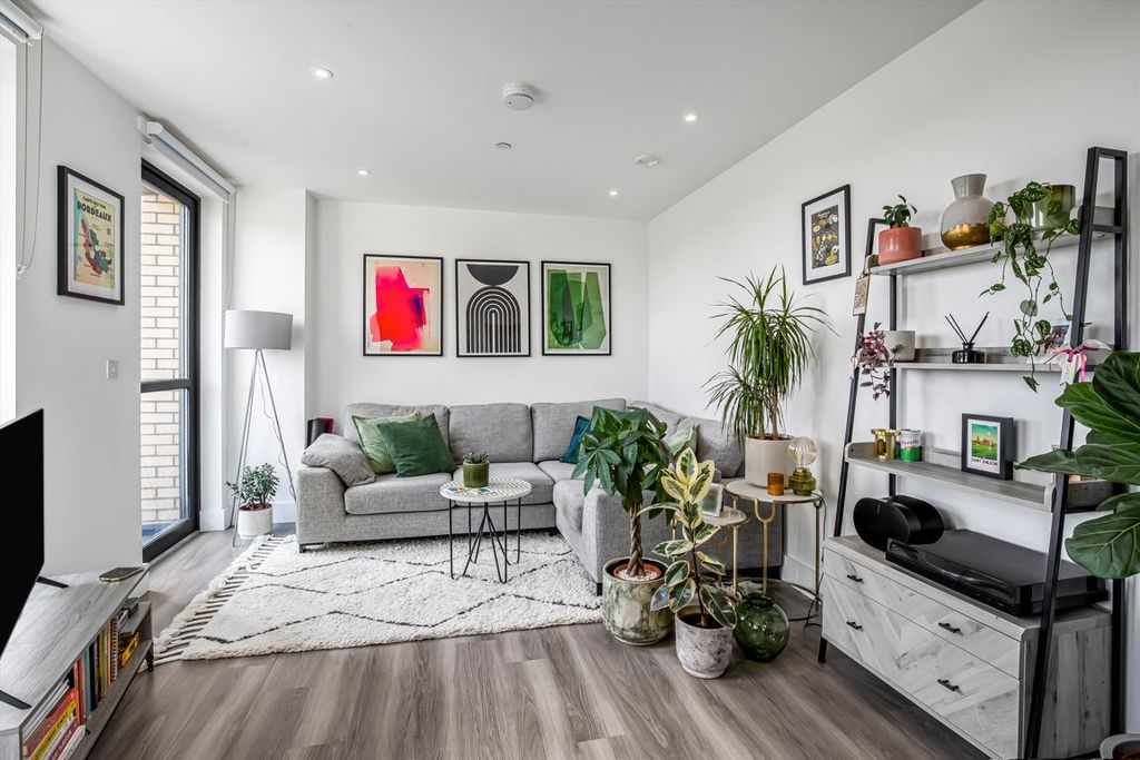 Property photo 1 of 8