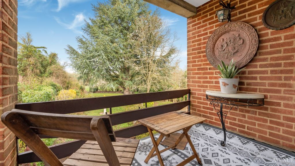 Property photo 1 of 38 4911122