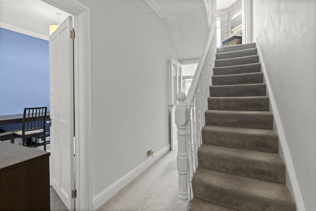 Property photo 3 of 37 Entrance Hall #2.Jpg