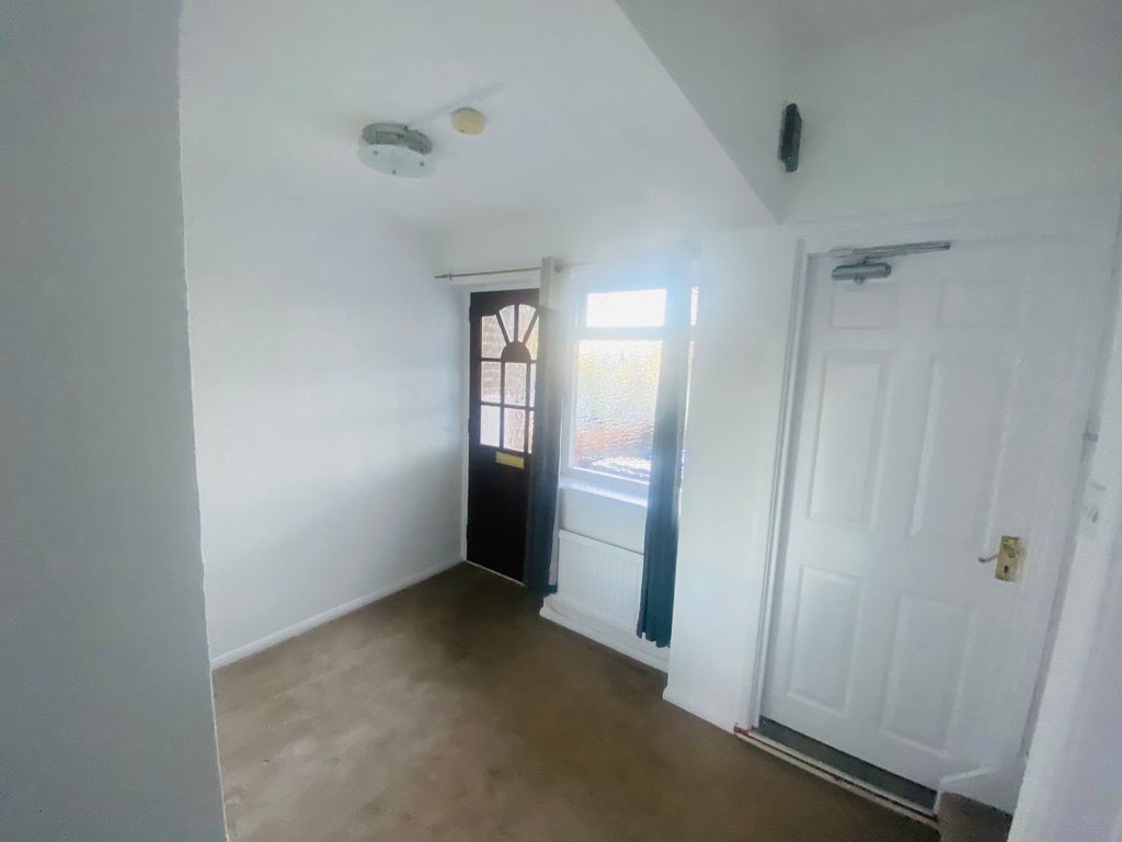 Property photo 2 of 17 Entrance Vestibule