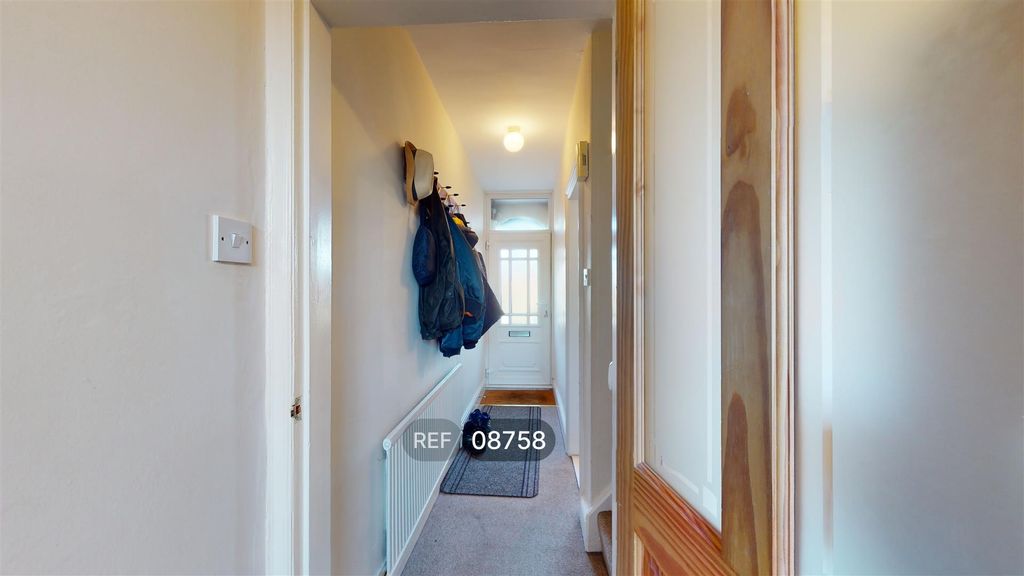 Property photo 2 of 12 Hallway