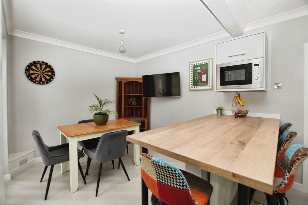 Property photo 3 of 11 Kitchen / Diner
