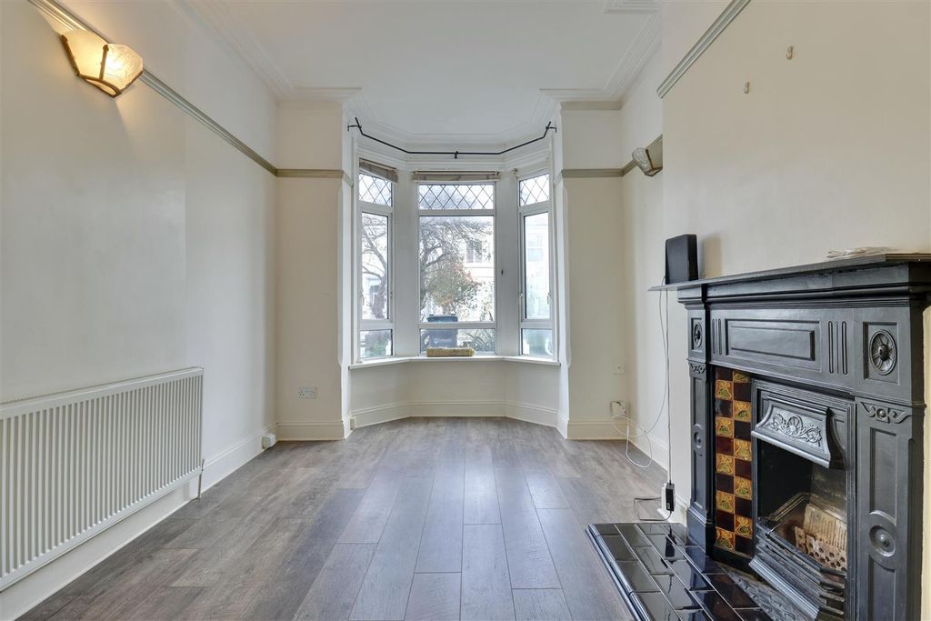 Property photo 3 of 19 11F29281-5B63-4328-87C1-Ad5D3C969Beb_1_201_A.Jpeg