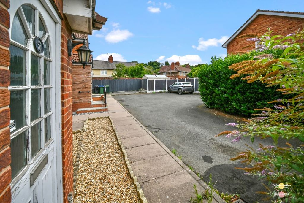 Property photo 3 of 15