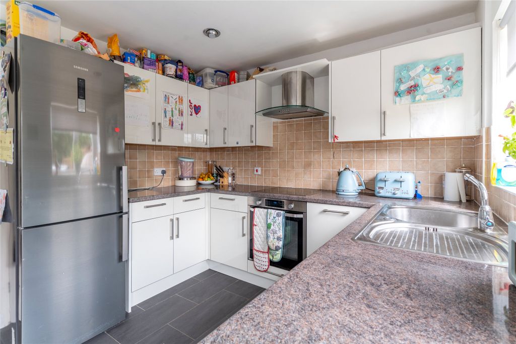 Property photo 3 of 16 Picture No. 17